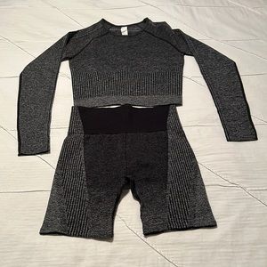 Fabletics Womens Workout set Shirt shorts Ombré Seamless L/S Medium Athletic